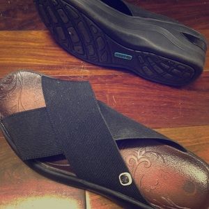 BZees shoes. 9. EUC. Black